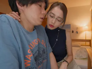 Chịch cô bé cô bạn học cùng lớp năm cấp 3