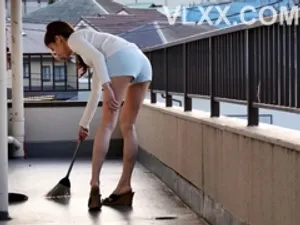 Cấp trên nữ say rượu khỏa thân và cậu nhân viên may mắn