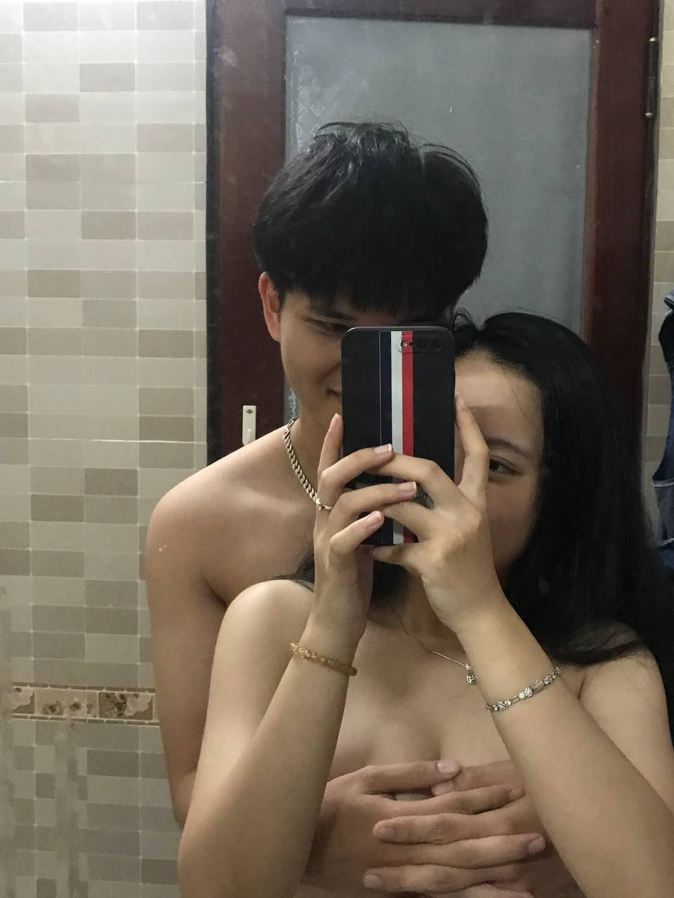 Những em đồng nghiệp xinh đẹp và anh ca sĩ Bến Tre